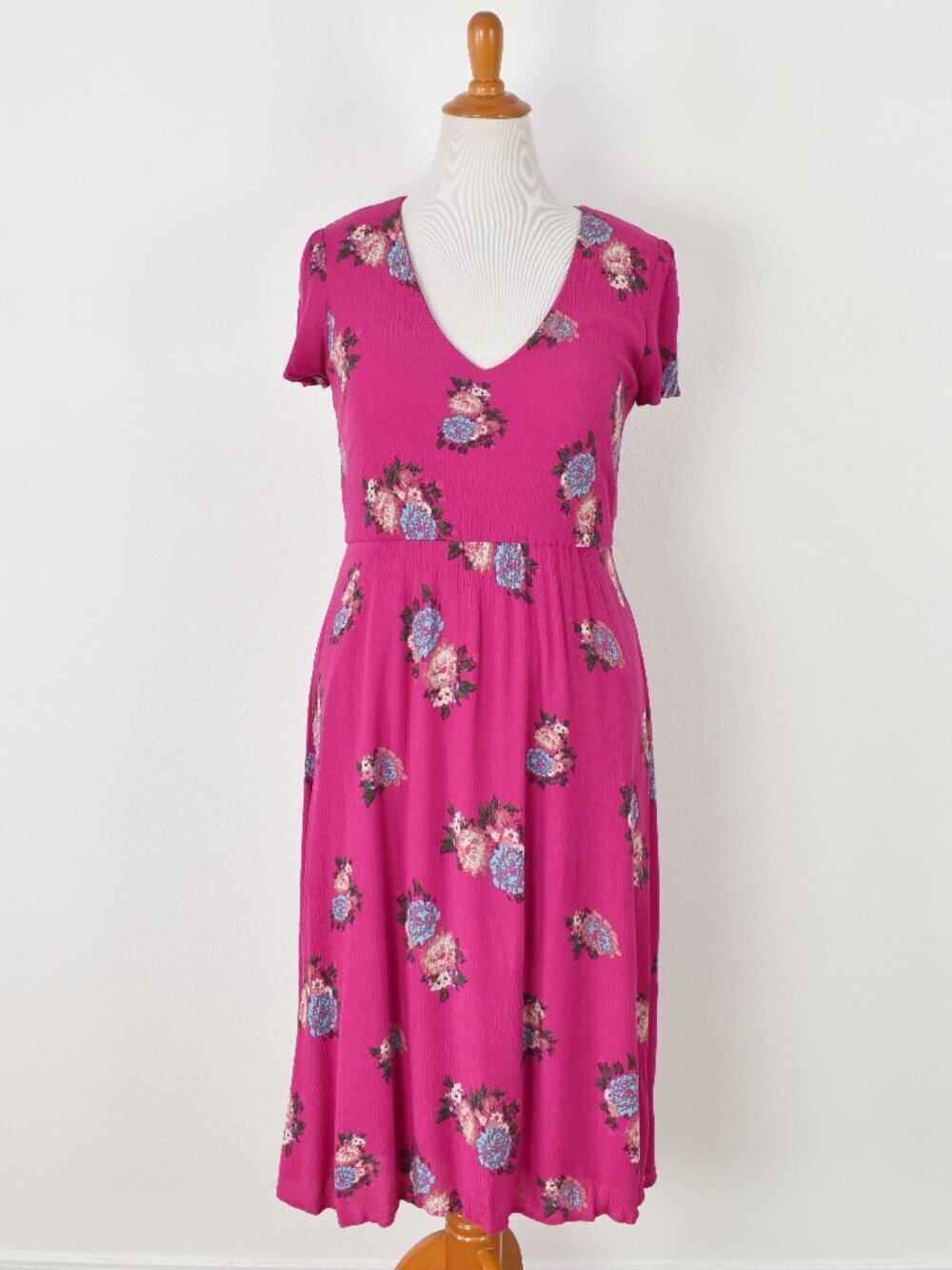 Wayf Floral Crinkle Midi Dress - L